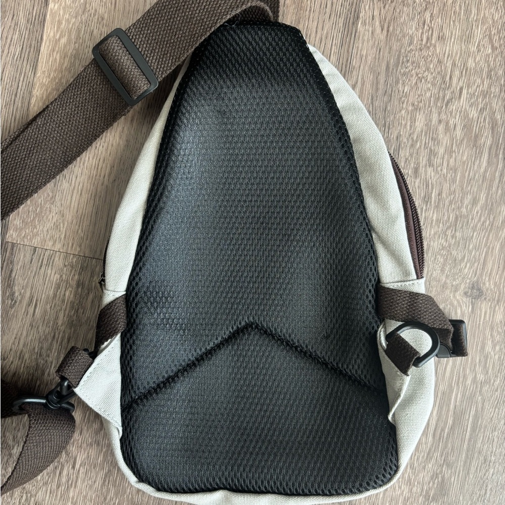 My Neighbor Totoro Sling Bag (unisex) - Picture 6 of 6